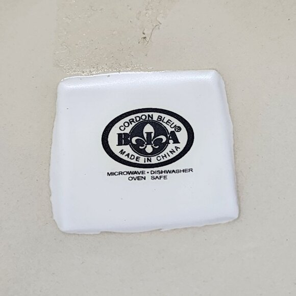 BIA Cordon Bleu Round Ramekin Souffle Dishes Bowl Red and White - Set Of 2 - Picture 4 of 6